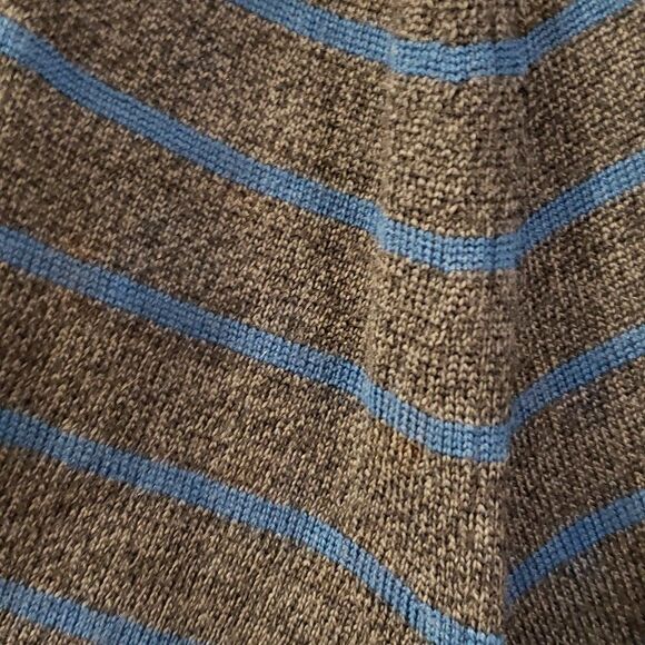 BANANA Rep Men's X-Fine Italian Wool Grey-Blue Stripe V-Neck Sweater - Picture 7 of 8